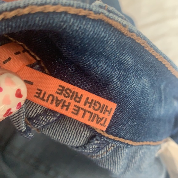 (2/25) Size 9 Garage High waisted Blue Jeans w/ deep fronts pockets - Picture 4 of 5